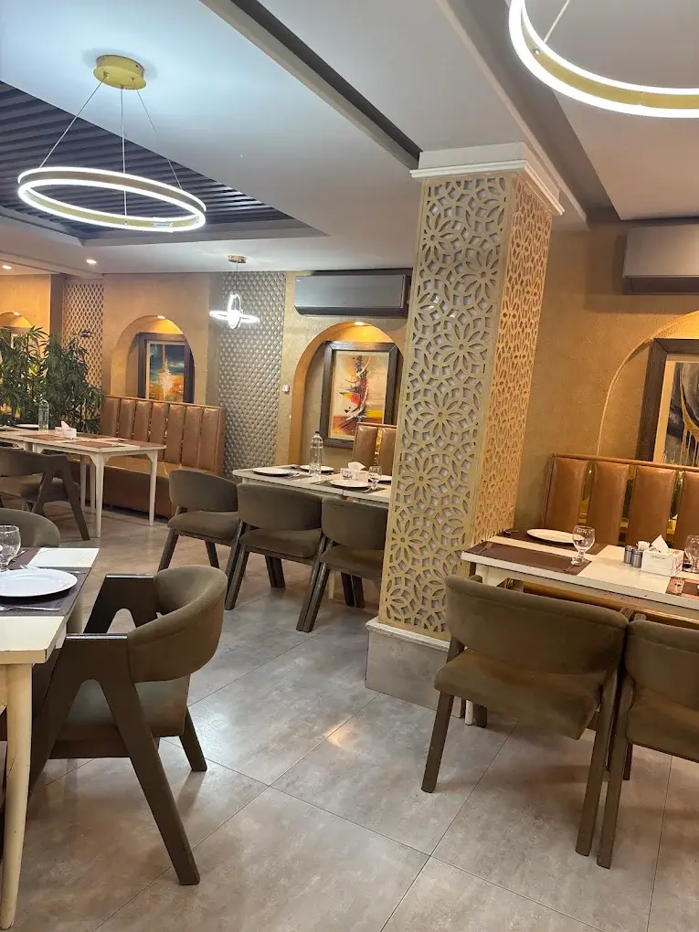 Inside Butt Karahi by Usman Tahir, F-10 Markaz
