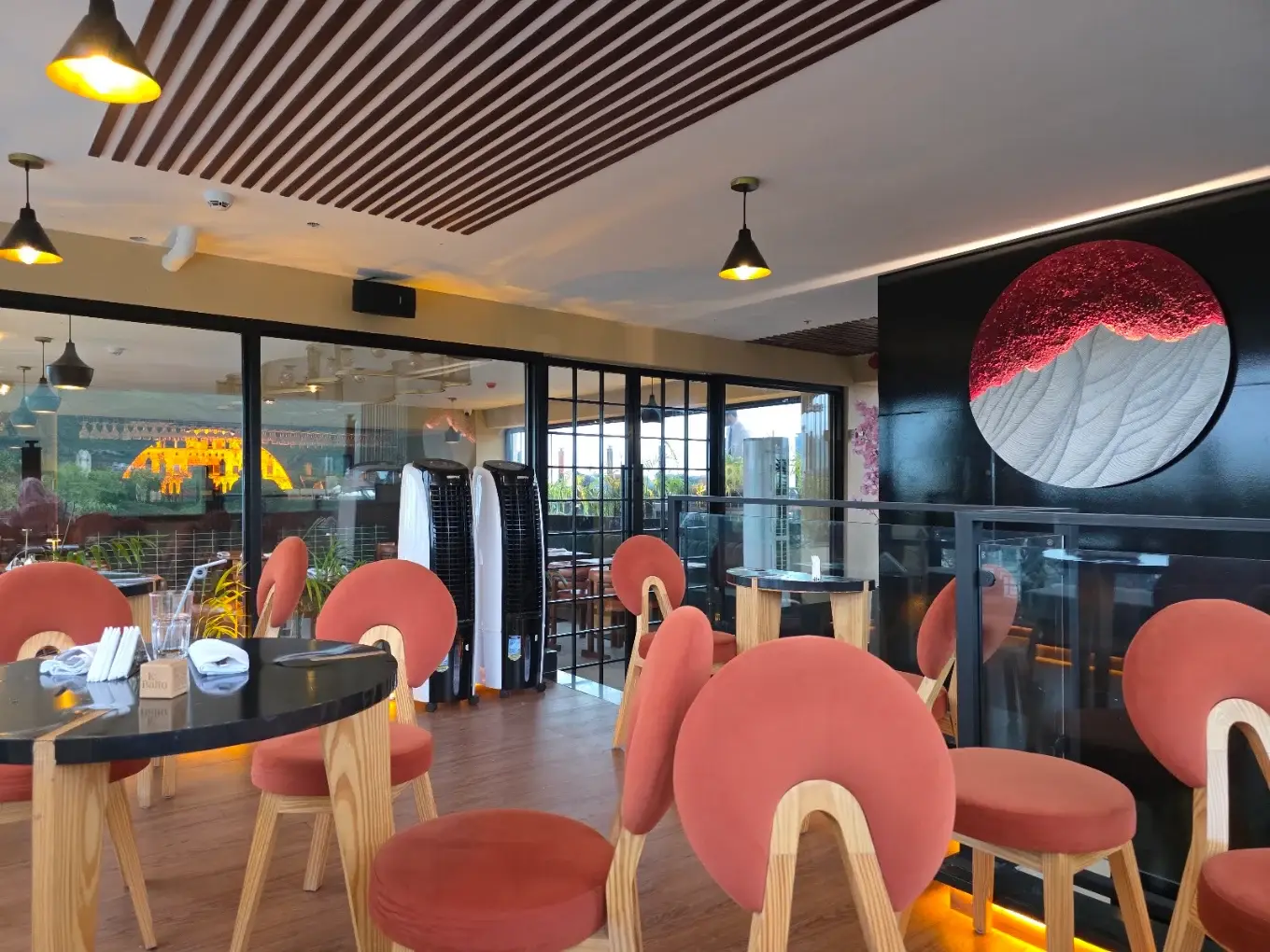 Inside Le Balto, F-6 Markaz