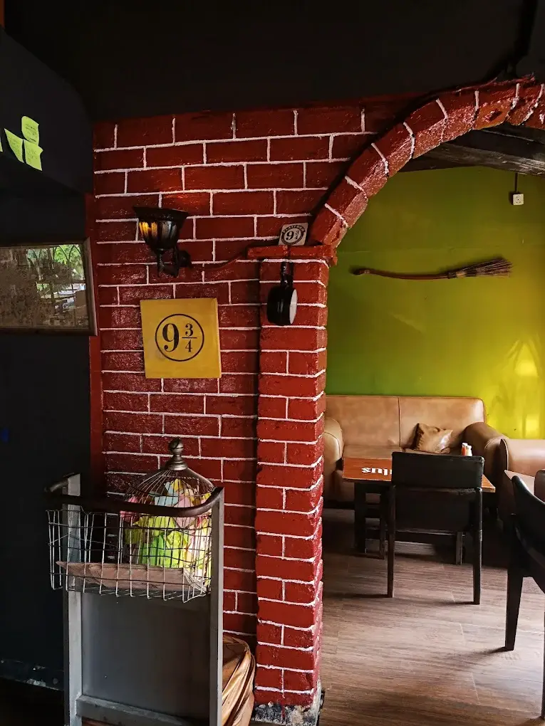 Inside The Smokey Cauldron, F-6 Markaz
