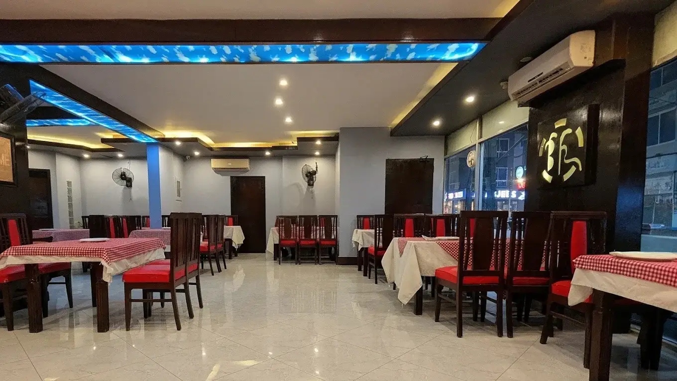 Inside Bundoo Khan Restaurant, DHA Phase 5 (Badar)