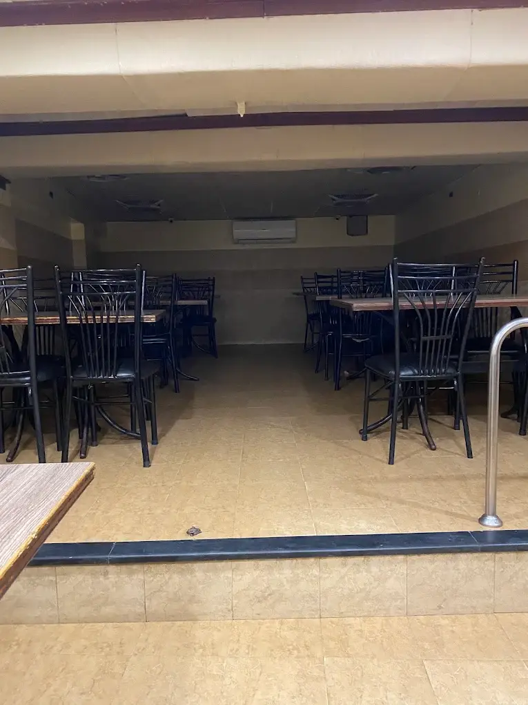 Inside Food Break, Bahadurabad