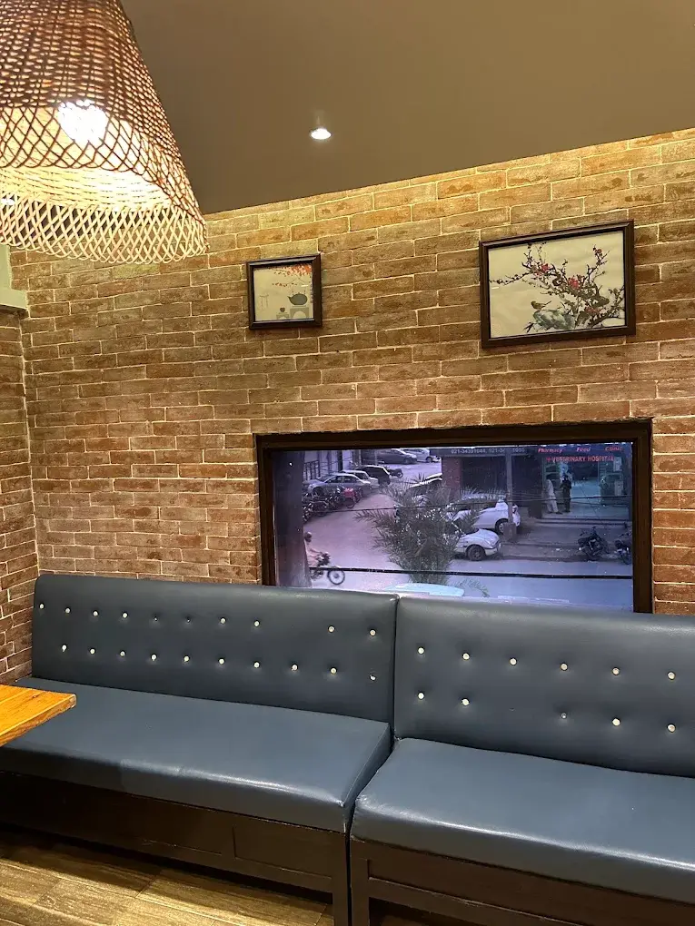 Inside Ginsoy - SMCHS, Shahrah-e-Faisal / SMCHS