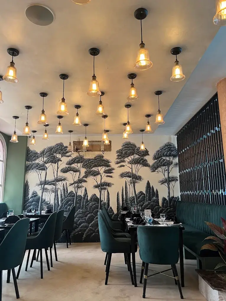 Inside Jardin, DHA Phase 6 (Ittehad)