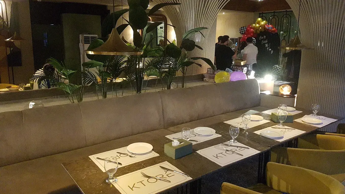Inside Ktore, Clifton Block 4