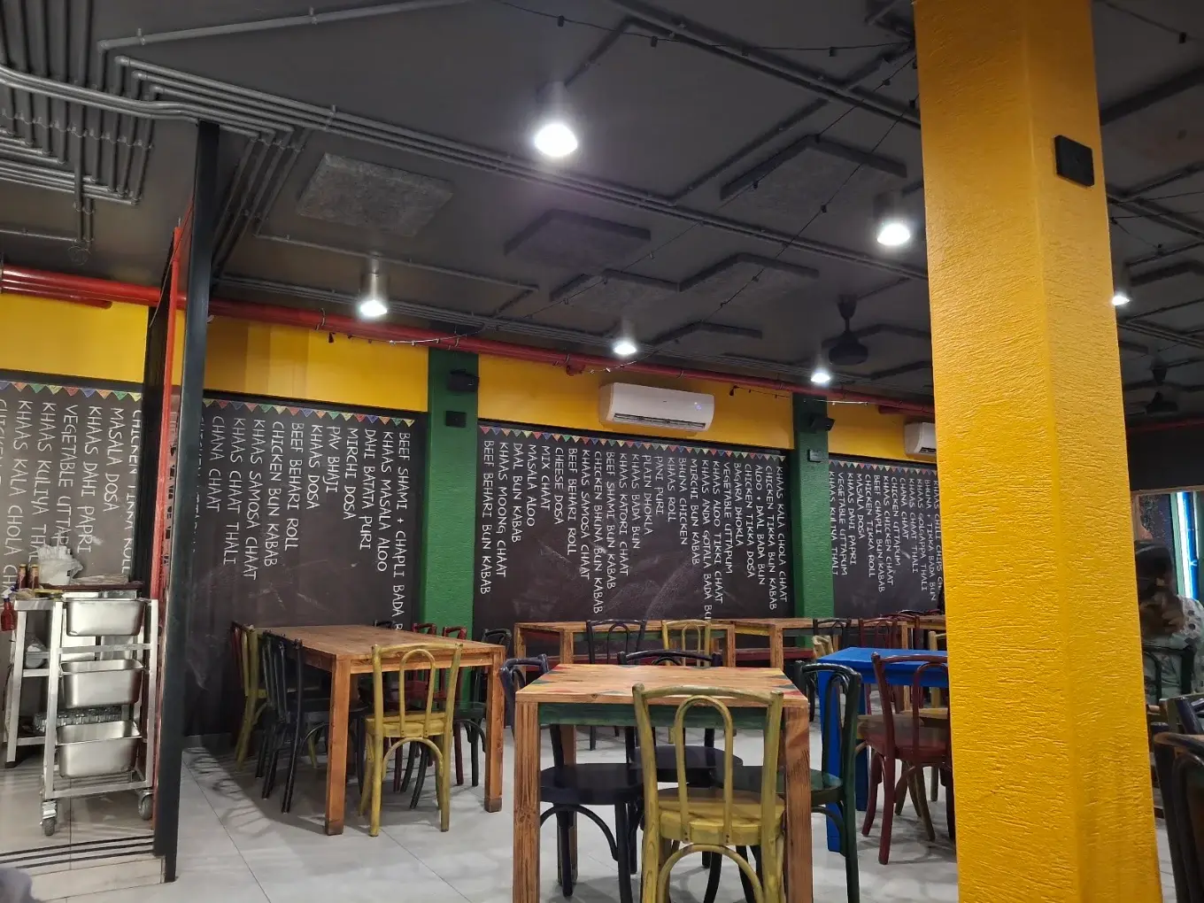 Inside Mirchili @ Clifton, Clifton Block 7