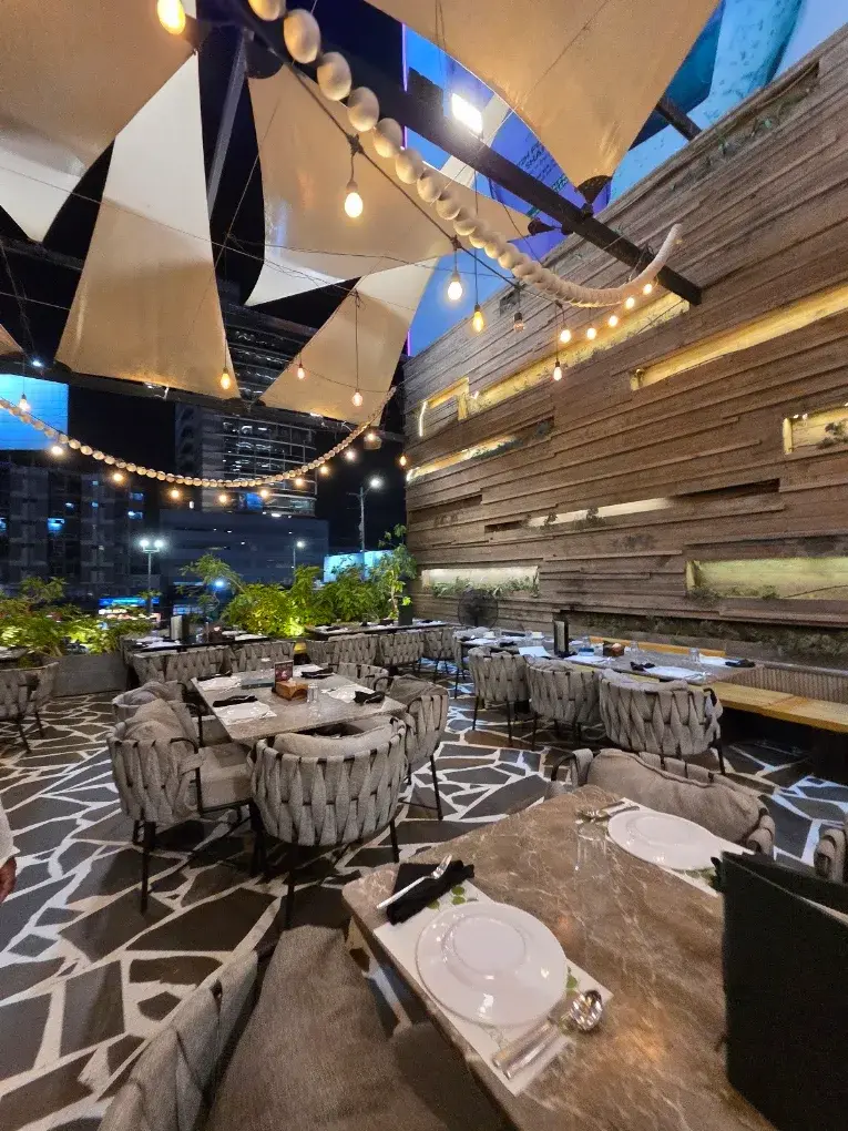 Inside Mizaaj Restaurant, Shahrah-e-Faisal / SMCHS