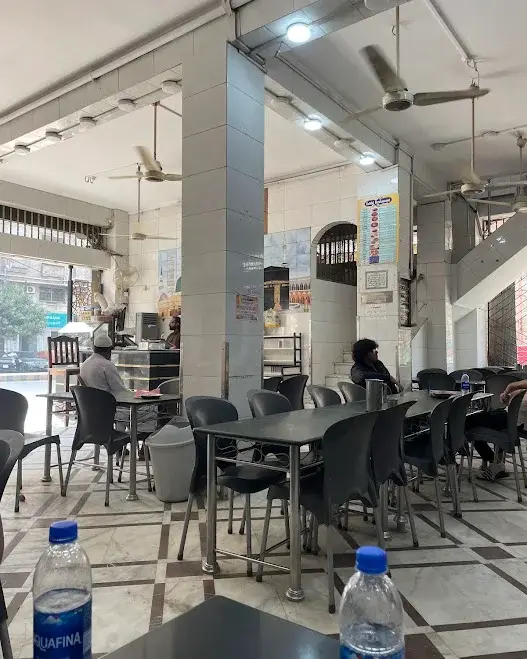 Inside New Zahid Restaurant, Tariq Road / PECHS