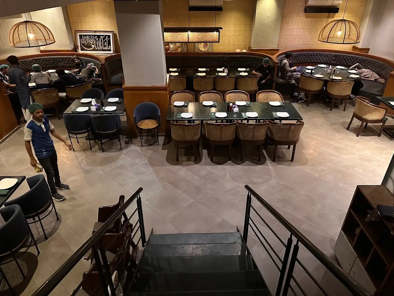 Inside Zeytin, Tariq Road / PECHS