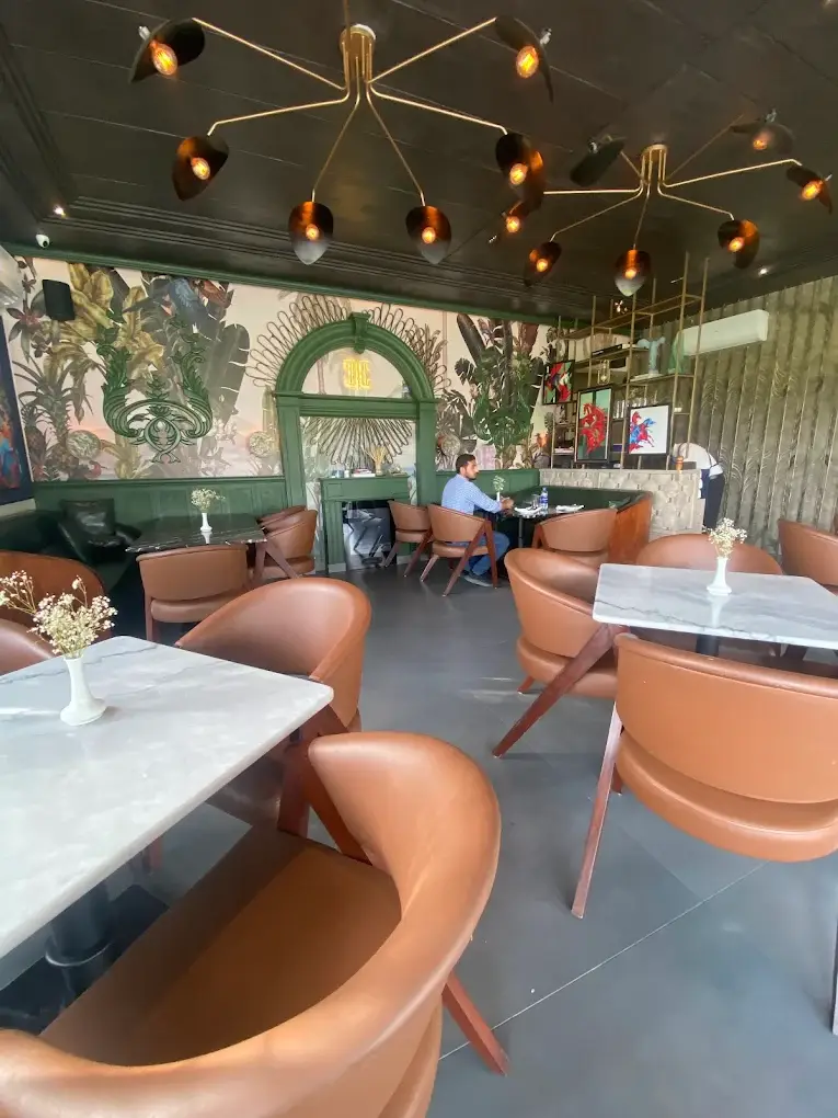 Inside Caviar Club, GOR-I
