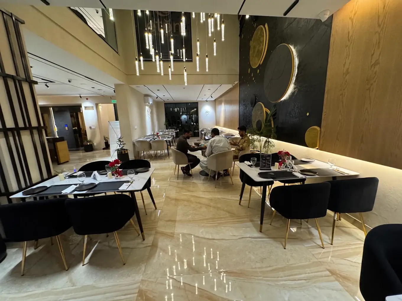 Inside Eten - Canal Road, Canal Rd / Iqbal Avenue