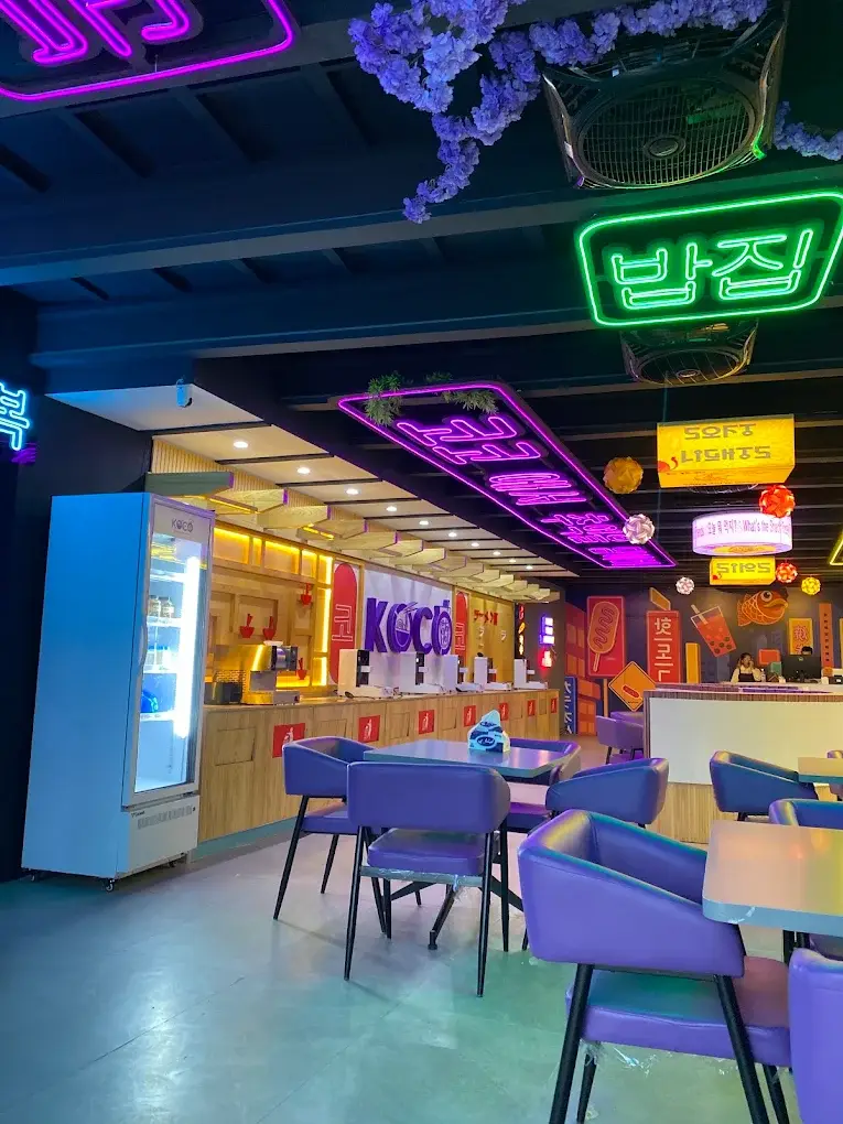Inside KOCO, Gulberg - MM Alam Rd
