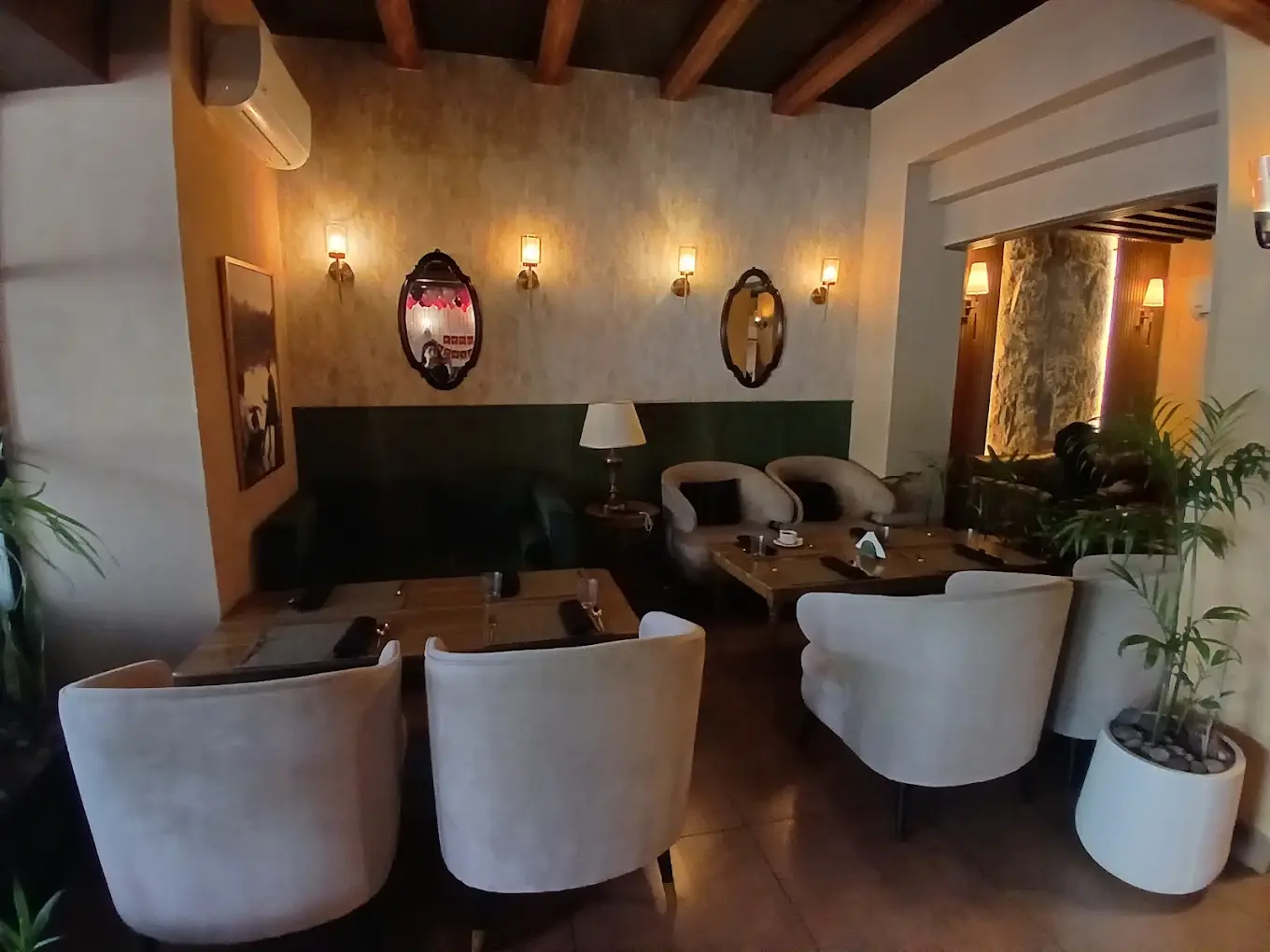 Inside Mystique Restaurants, Gulberg - MM Alam Rd
