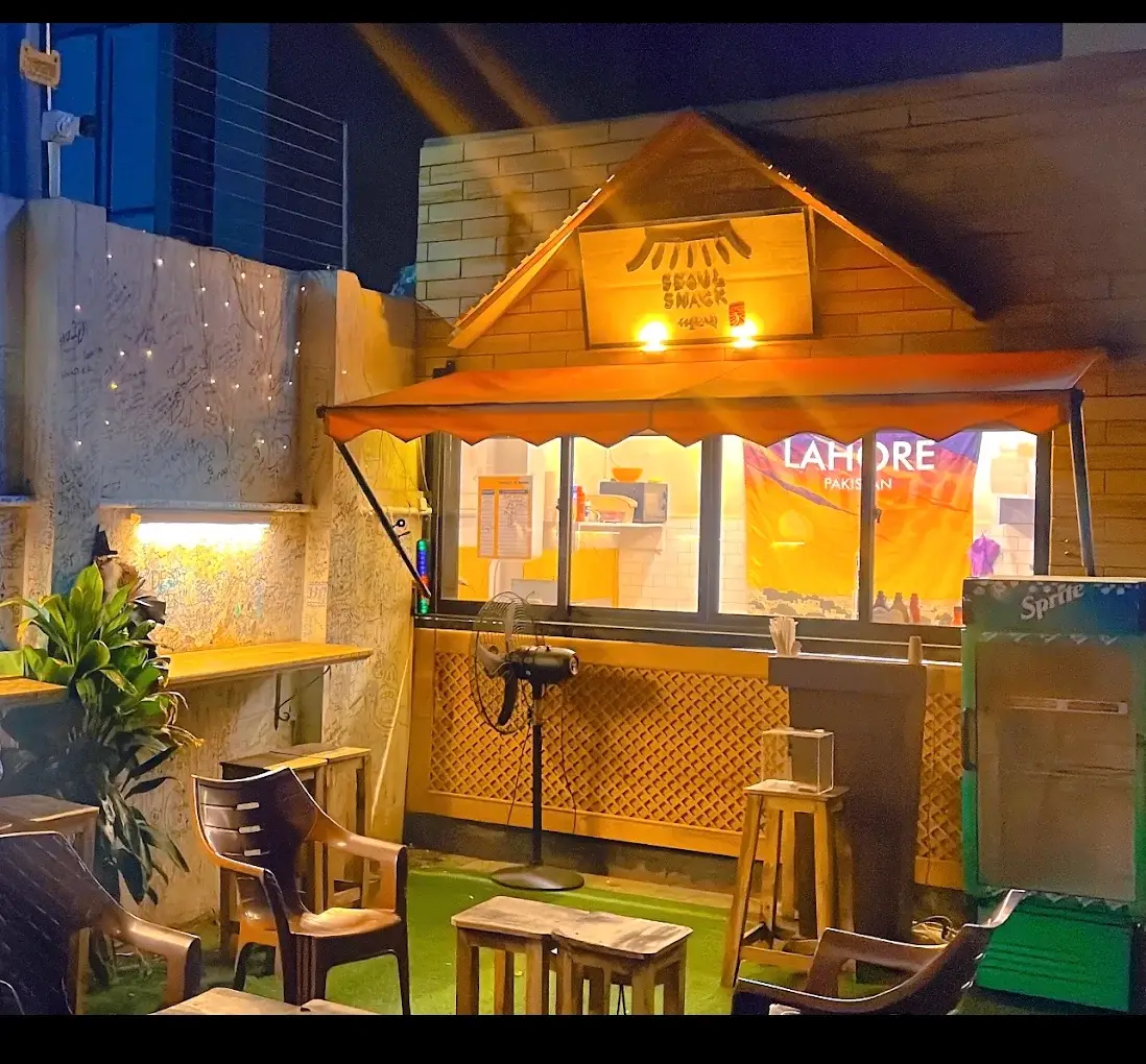 Inside Seoul Snack, Gulberg II - Block T