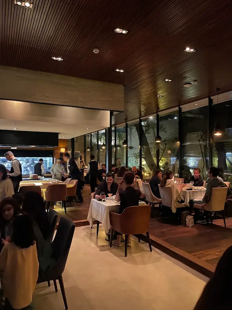 Inside Sumo, Gulberg II - Block L